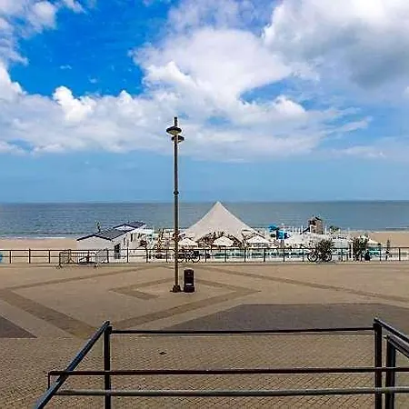 Beautiful With Direct Sea View 2* Middelkerke